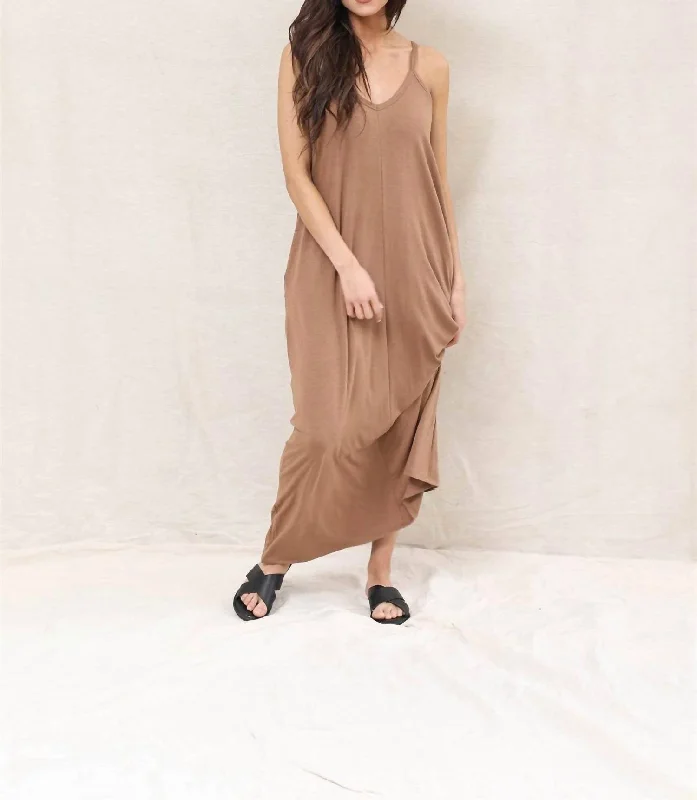 Everyday Maxi Dress In Deep Camel